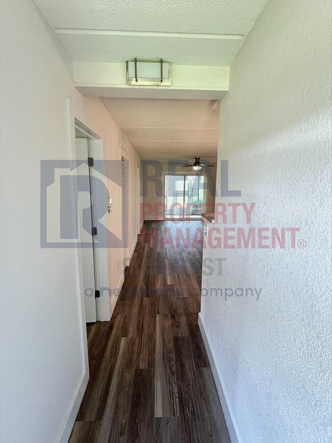 Building Photo - 649 S Tamiami Trl