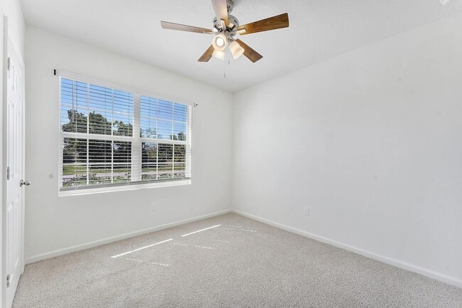 Building Photo - 357 SE Oakridge Dr
