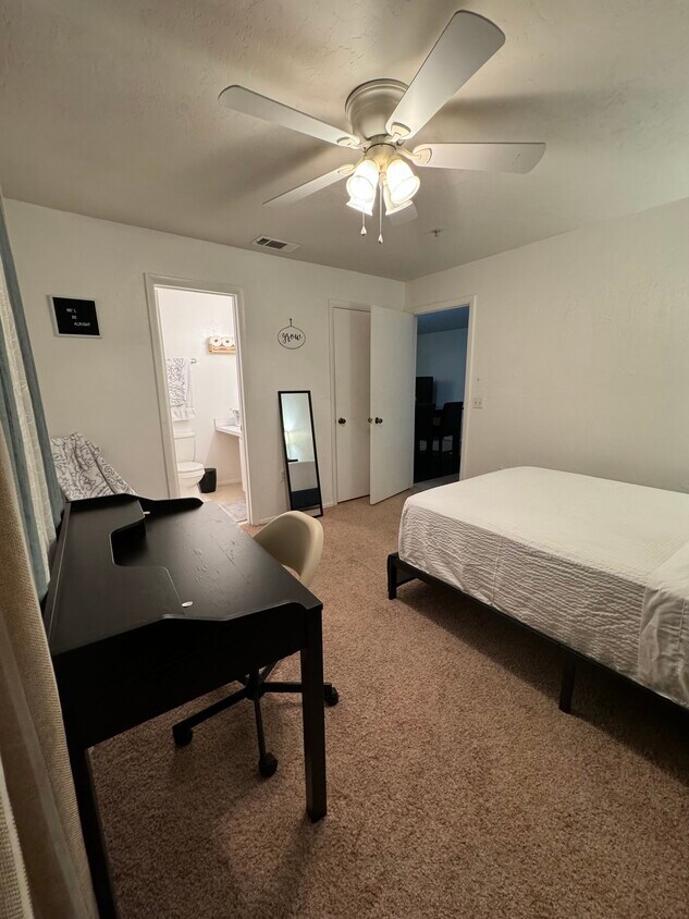 4000 SW 23rd St Unit Apt 1307, Gainesville, FL 32608 Condo for Rent in Gainesville, FL