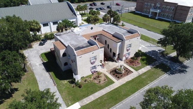 Building Photo - 241 East Seminole Ave
