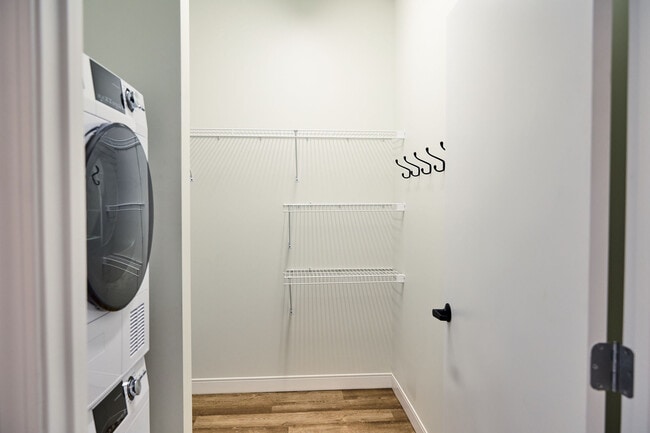 Corner 1 Bedroom - The Eddy