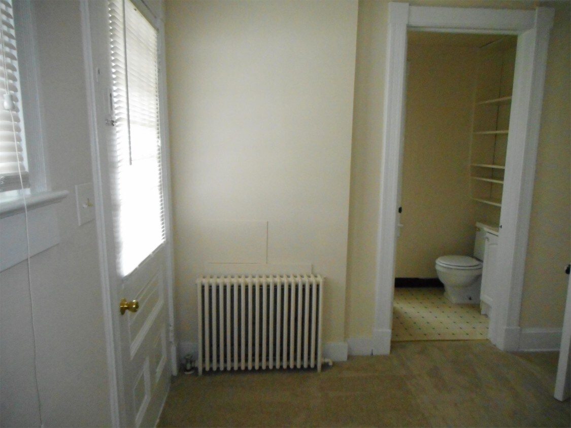 Primary Photo - 866 Ontario St