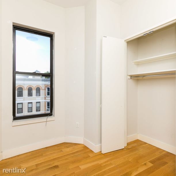 Foto del edificio - 544 Throop Ave