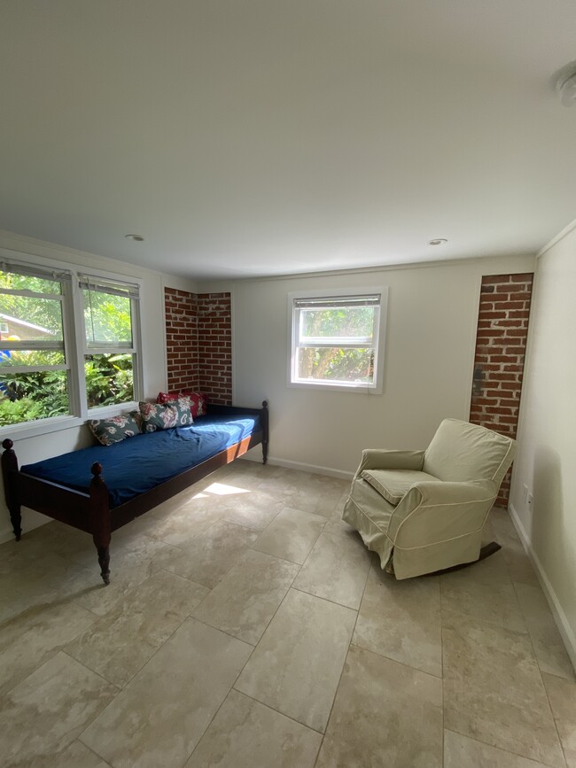 Building Photo - 21 Homelani Pl