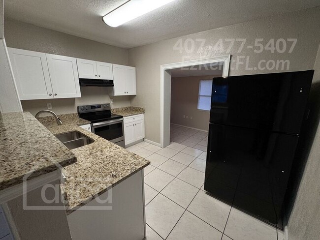 Building Photo - 4802 Burgundy Ln