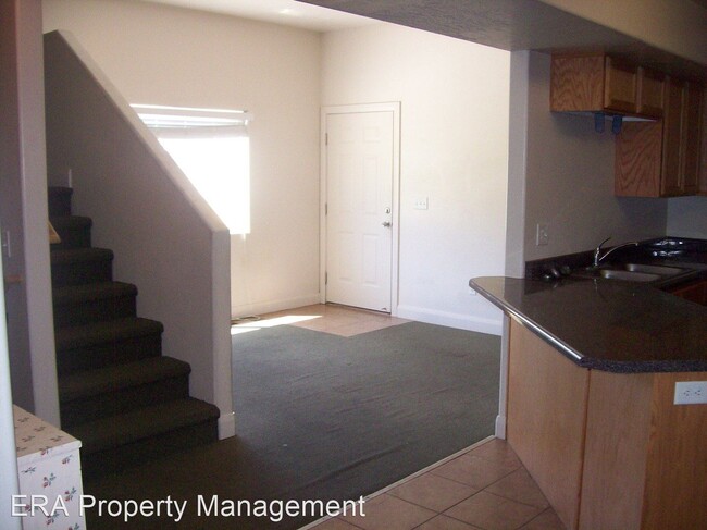 Building Photo - 7 br, 3 bath House - 885 S 110 W
