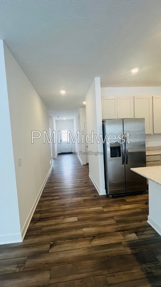 Building Photo - 691 Bedford Dr
