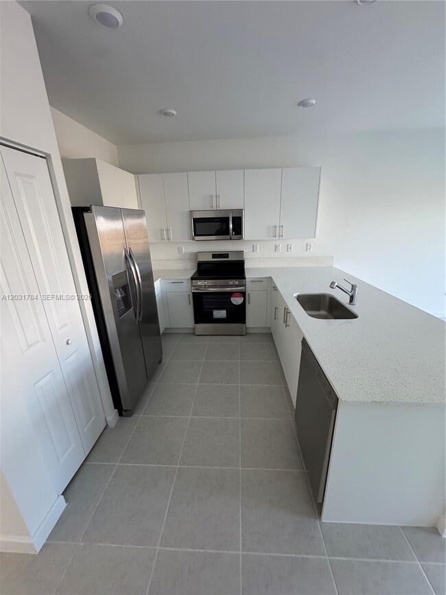 Foto del edificio - 2655 SE 28th Dr