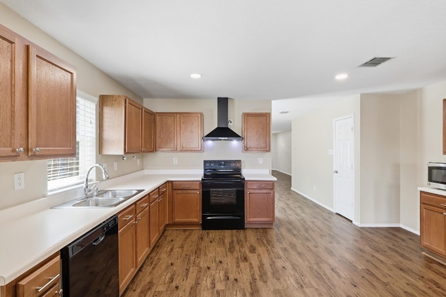 Foto del edificio - 6701 Corral Ln