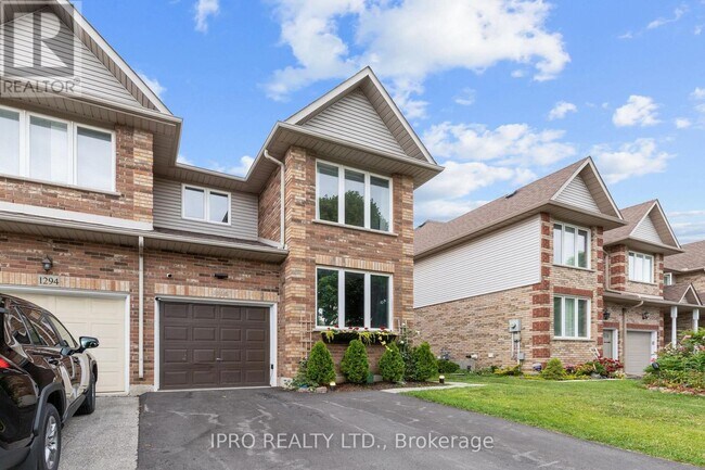 Building Photo - 1296 Blanshard Dr