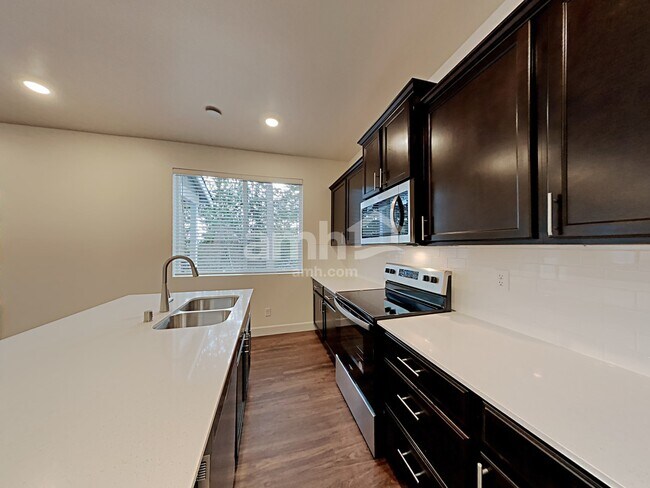 Foto del edificio - 4252 177th St E