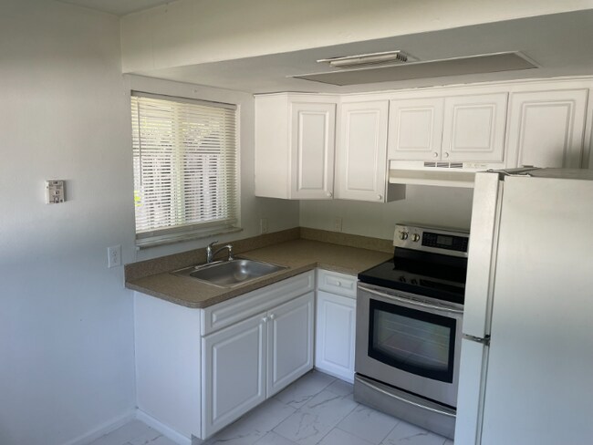 Foto del edificio - 627 92nd Ave N