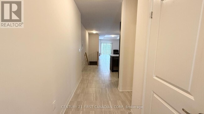 Building Photo - 256 Middleton St