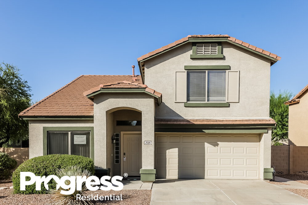 Foto principal - 2505 W Red Fox Rd