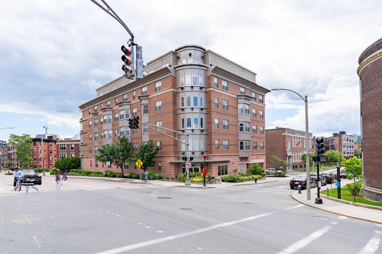 120 Mountfort Street is located in the Audubon Circle submarket of Boston. - 120 Mountfort St