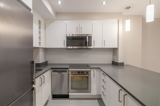 Photo du bâtiment - 3495 Rue de la Montagne