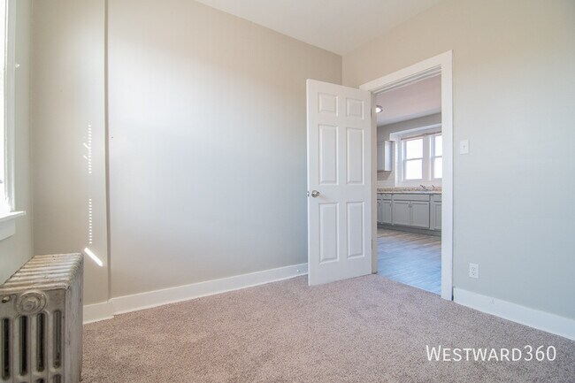 Foto del edificio - 1242 121st St