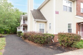 Building Photo - 127 Forest Dr