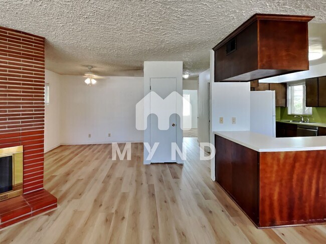 Foto del edificio - 1240 Brentwood Dr
