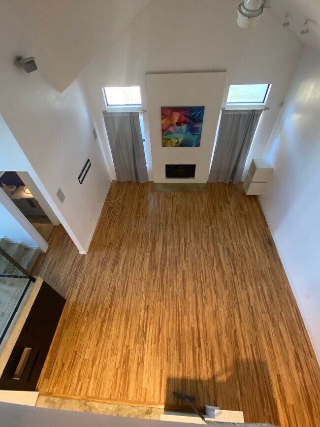 Foto del edificio - 919 Ragland Dr