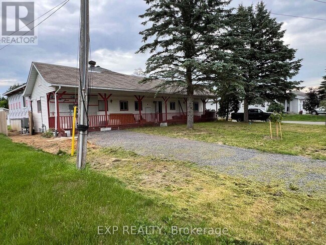 Building Photo - 18 Hebert St
