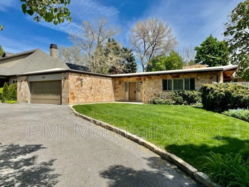 Primary Photo - 3611 Wellington St