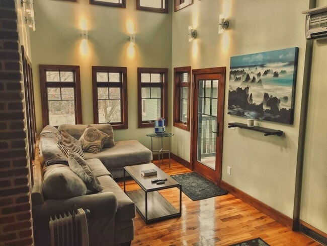 Varsity Management - Varsity Management Apartment