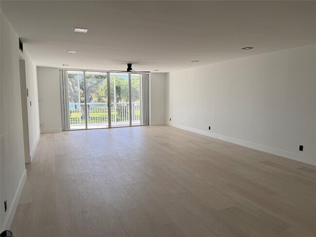 Foto del edificio - 3010 N Course Dr