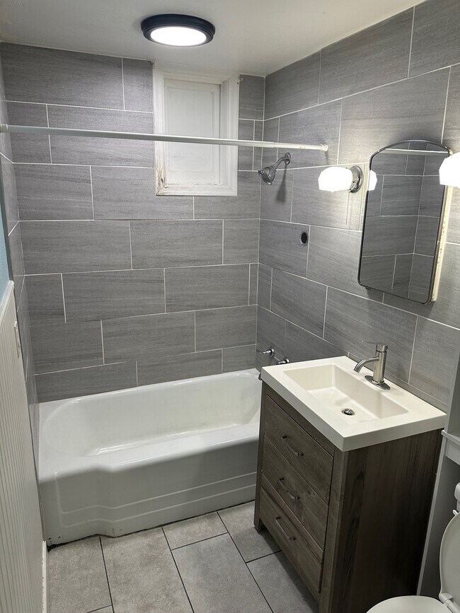 Foto del edificio - 206 E Broadway St