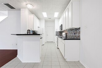 Building Photo - 16106 Greenport Ln