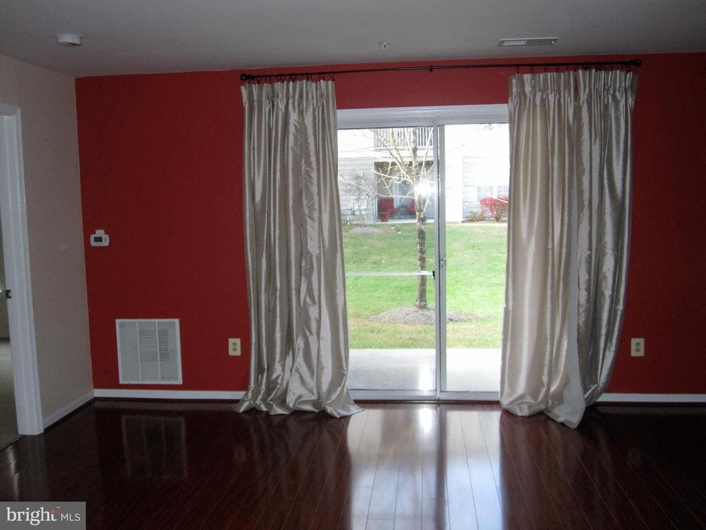 Foto principal - 9150 Gracious End Ct