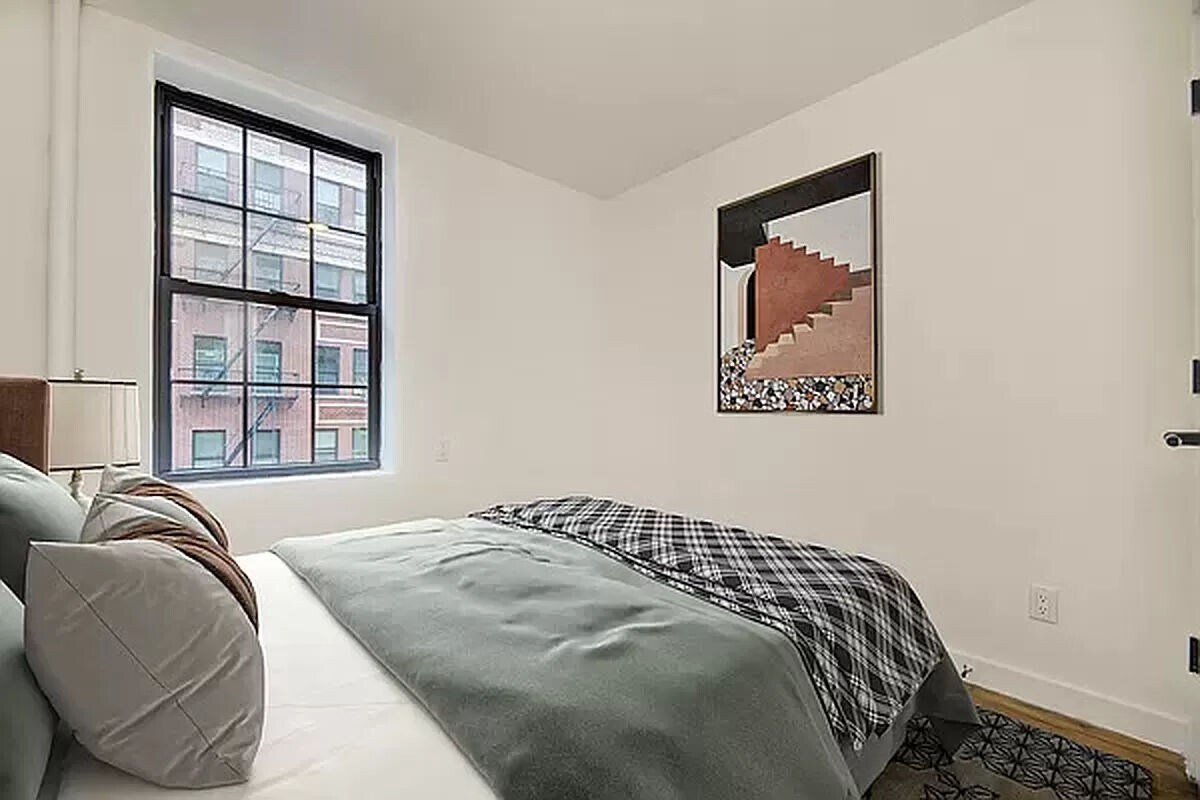 Primary Photo - 211 West 149th Street