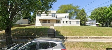 Building Photo - 1705 kings highway