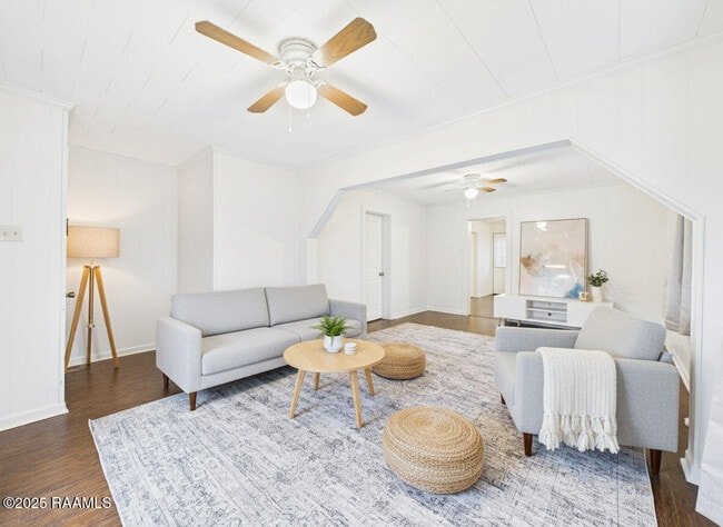 Building Photo - 9123 Cameron St