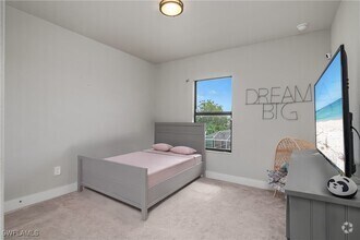 Building Photo - 1323 SW 36th St