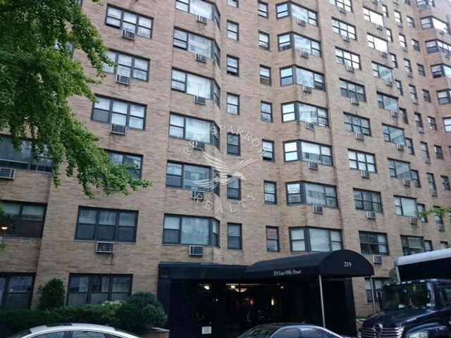 Primary Photo - 219 E 69th St