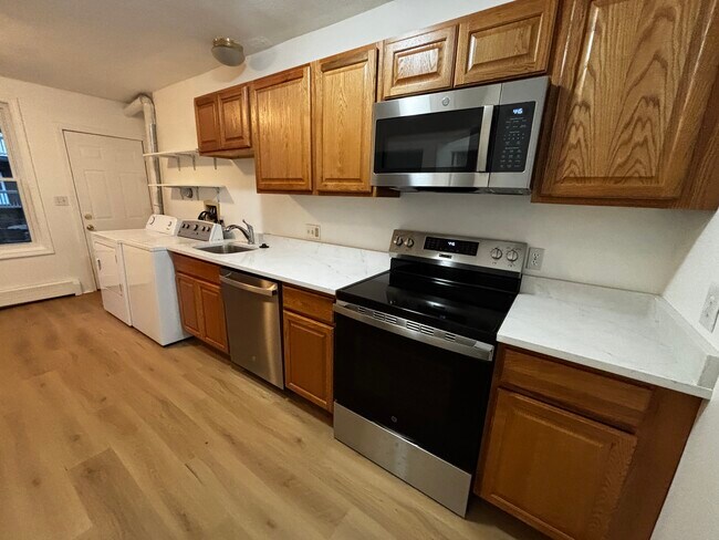 Foto del edificio - 672 Washington St