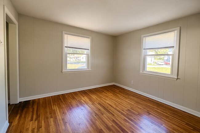 Foto del edificio - 3 Bed 1 Bath –  On Rental Millbrook Road