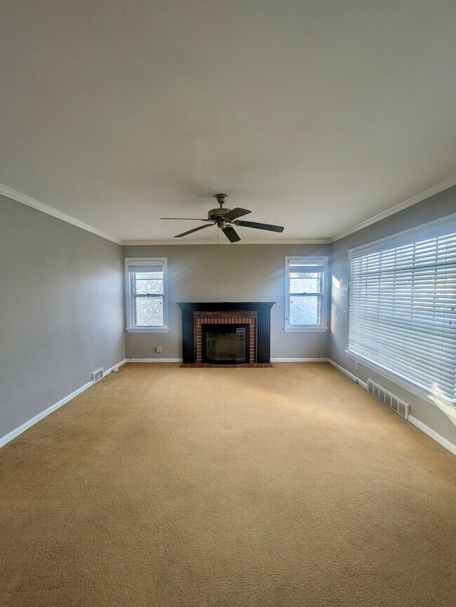 Foto del edificio - Charming Cape Cod Style Home