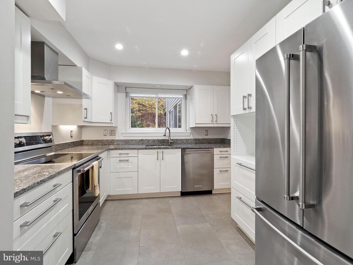 Foto principal - 7509 Newmarket Dr