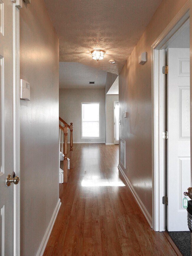 Building Photo - 5112 Middlesex Dr
