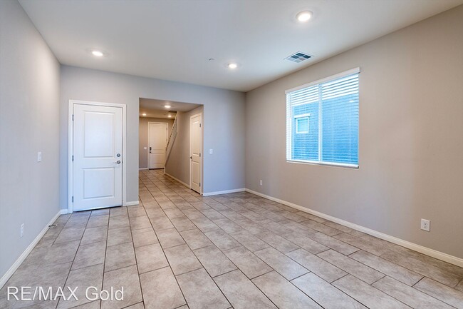 Building Photo - 5 br, 2.5 bath House - 372 Breve Court