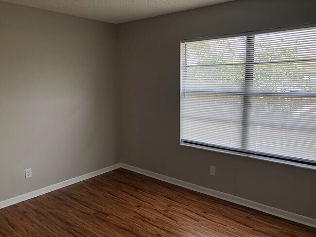 Building Photo - 5145 Breckenridge Pl