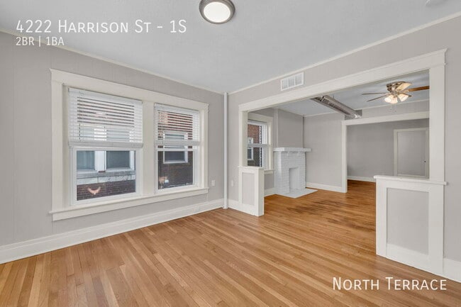 Building Photo - Renovated 1 Bedroom in Hyde Park, near Mid...