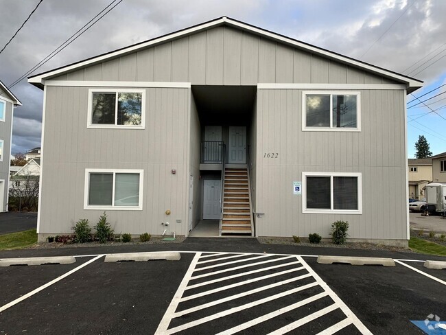 Building Photo - 1622 E Sharp Ave