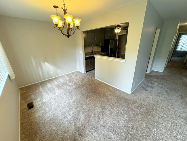Building Photo - 211 Blossom Ct