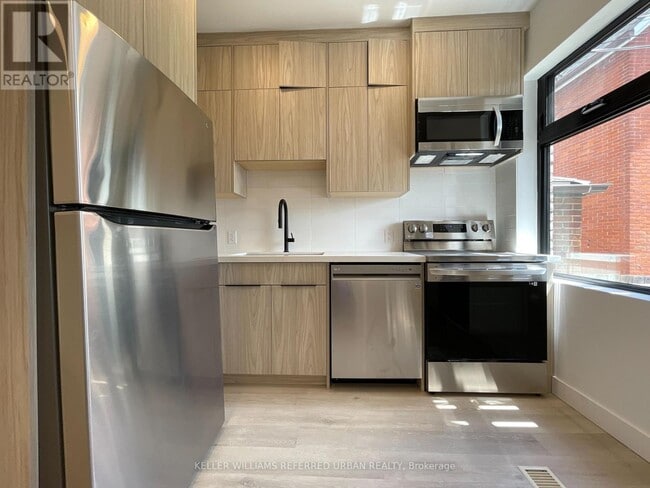 Building Photo - 1821 Davenport Rd