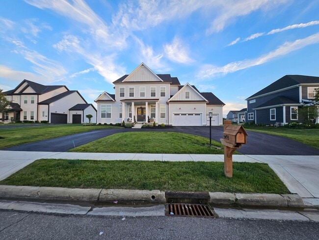 Building Photo - 5493 Ludington Dr