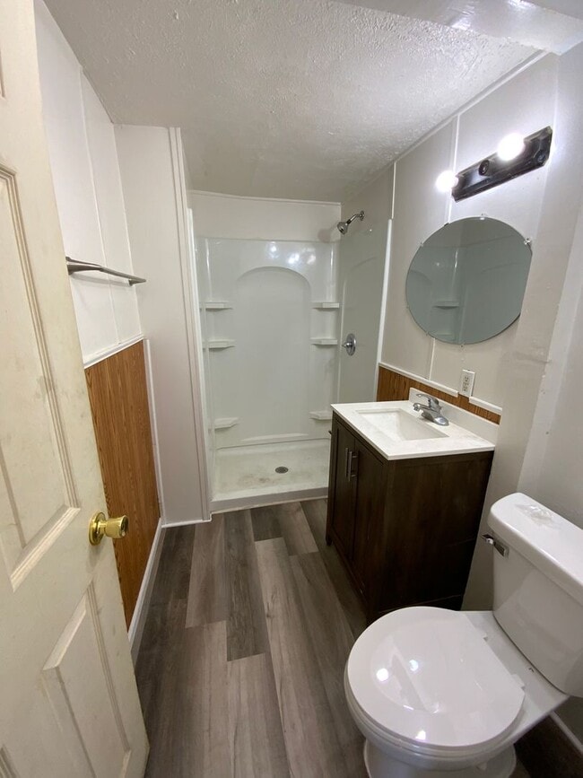 Building Photo - Charming 2-Bedroom, 1-Bathroom Home – $100...