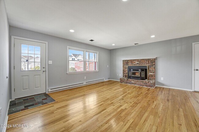 Building Photo - 1210 Plover Ct